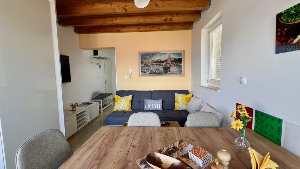 Wohnbereich des Loft Apartment Postira